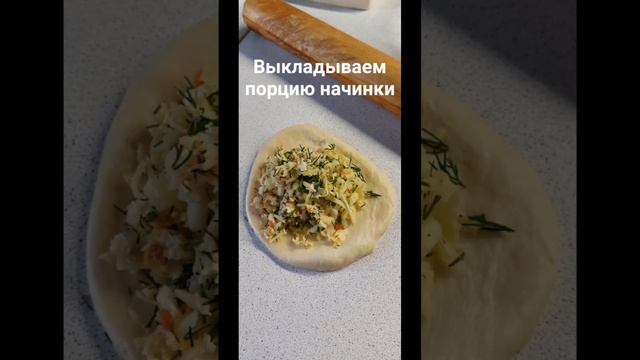 Чесночные пампушки с сыром и зеленью
