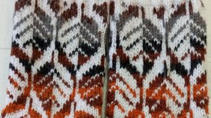 носки спицами " Листья" , жаккард, 1 я часть.