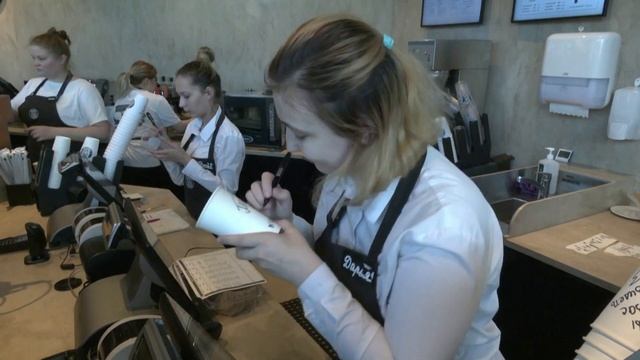 Russia unveils Stars Coffee as a successor brand to Starbucks смотреть онлайн