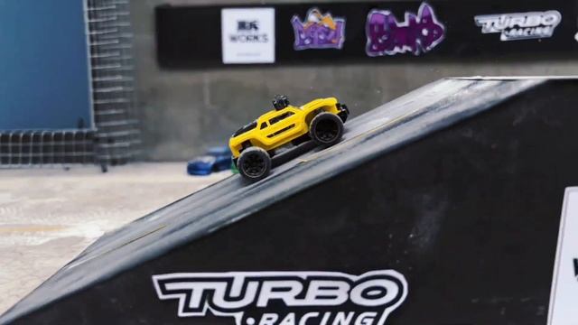 Turbo Racing 1:76 C81 & Enjoy Jumping смотреть онлайн