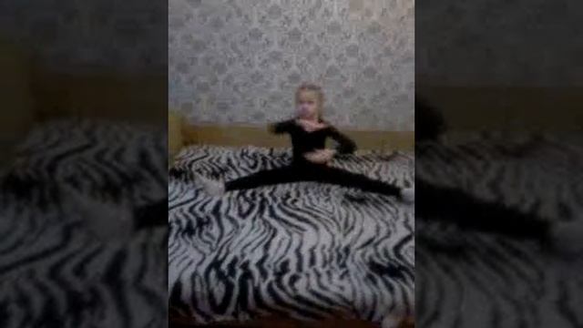 Танин любимый танец ( смотреть всем )!!!!!!!!!! смотреть онлайн