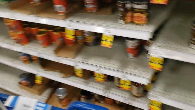 Trip to the grocery store during the Corona outbreak смотреть онлайн