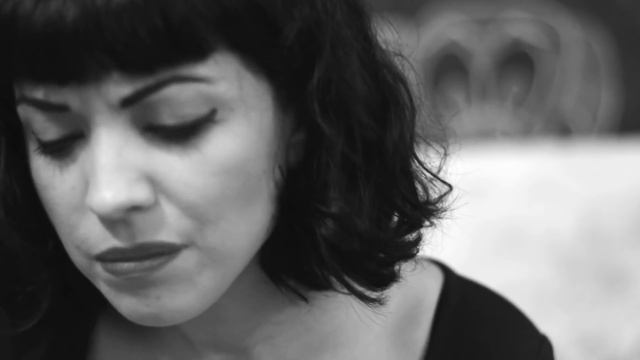Mon Laferte - Tu Falta De Querer смотреть онлайн