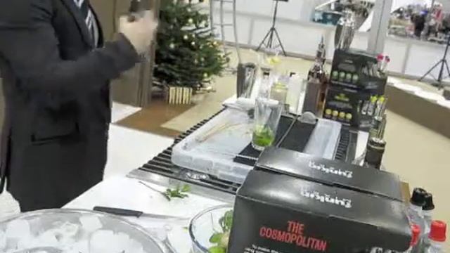 Spiced Ginger Mojito Side Veiw Funkin at Taste of Christmas смотреть онлайн