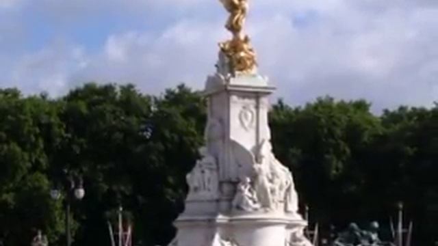 Pet Shop Boys - Dreaming of the Queen (London UK images) смотреть онлайн