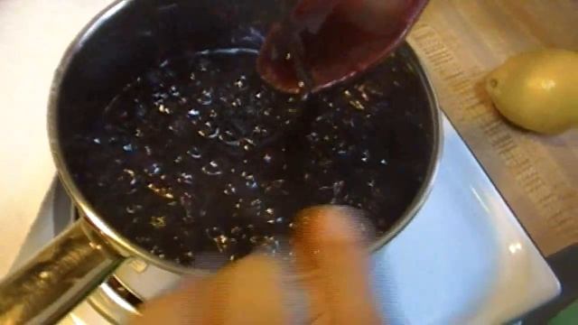 Warm Blueberry Compote! Perfect for Pancakes or Waffles! смотреть онлайн
