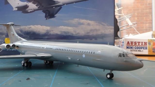 Roden Kit 323 - Vickers VC10 K4 RAF Tanker смотреть онлайн