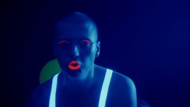 Sundara Karma - Illusions (Official Video) смотреть онлайн