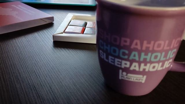 Просто бессонница | Просто поедание шоколада с чаем | Just eating chocolate with tea смотреть онлайн