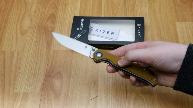 KIZER CUTLERY BEGLEITER LINERLOCK TAN HANDLE FOLDING SATIN BLADE KNIFE V4458A4 смотреть онлайн