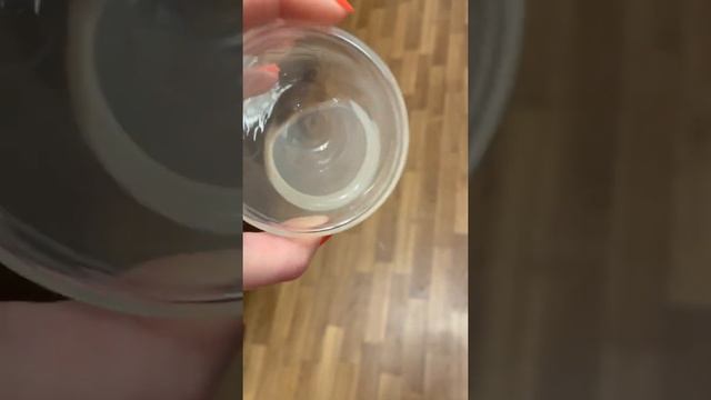 Между стенок стакана попала вода смотреть онлайн