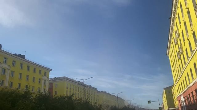 Норильск в дыму/Делаю маникюр у Софьи. смотреть онлайн