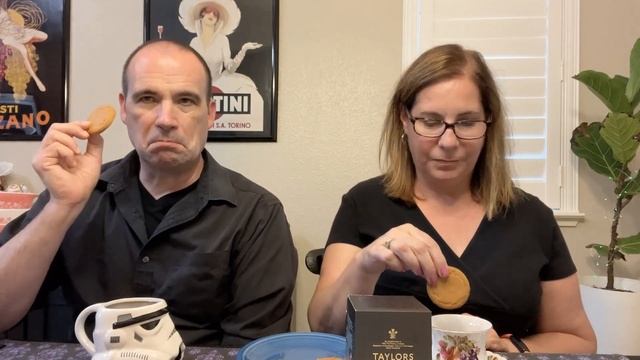 Americans Try Earl Grey Tea and Ginger Nuts смотреть онлайн