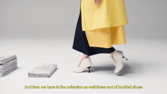 LOEWE Fall Winter 2021 women's collection walkthrough with Jonathan Anderson смотреть онлайн