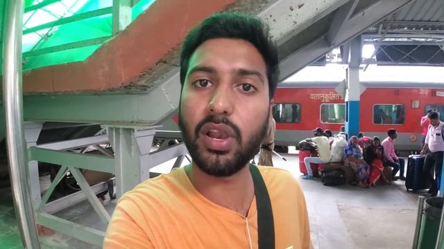 Vaishali Express Journey •Tweet karne se hui Train mein Ladai• смотреть онлайн