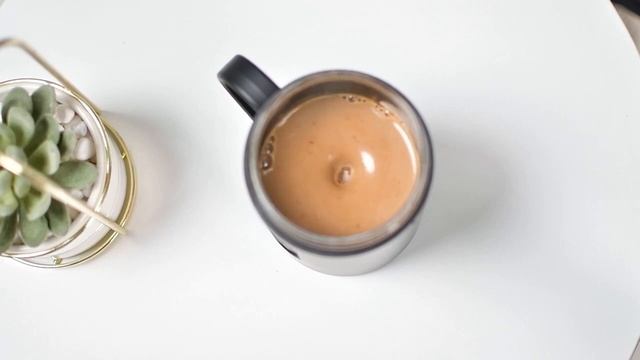 Кружка SWIRL. Буря в стакане по запросу смотреть онлайн