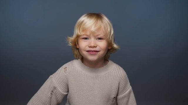 Михаил Лебедев 6 лет (Визитка-презентация) смотреть онлайн