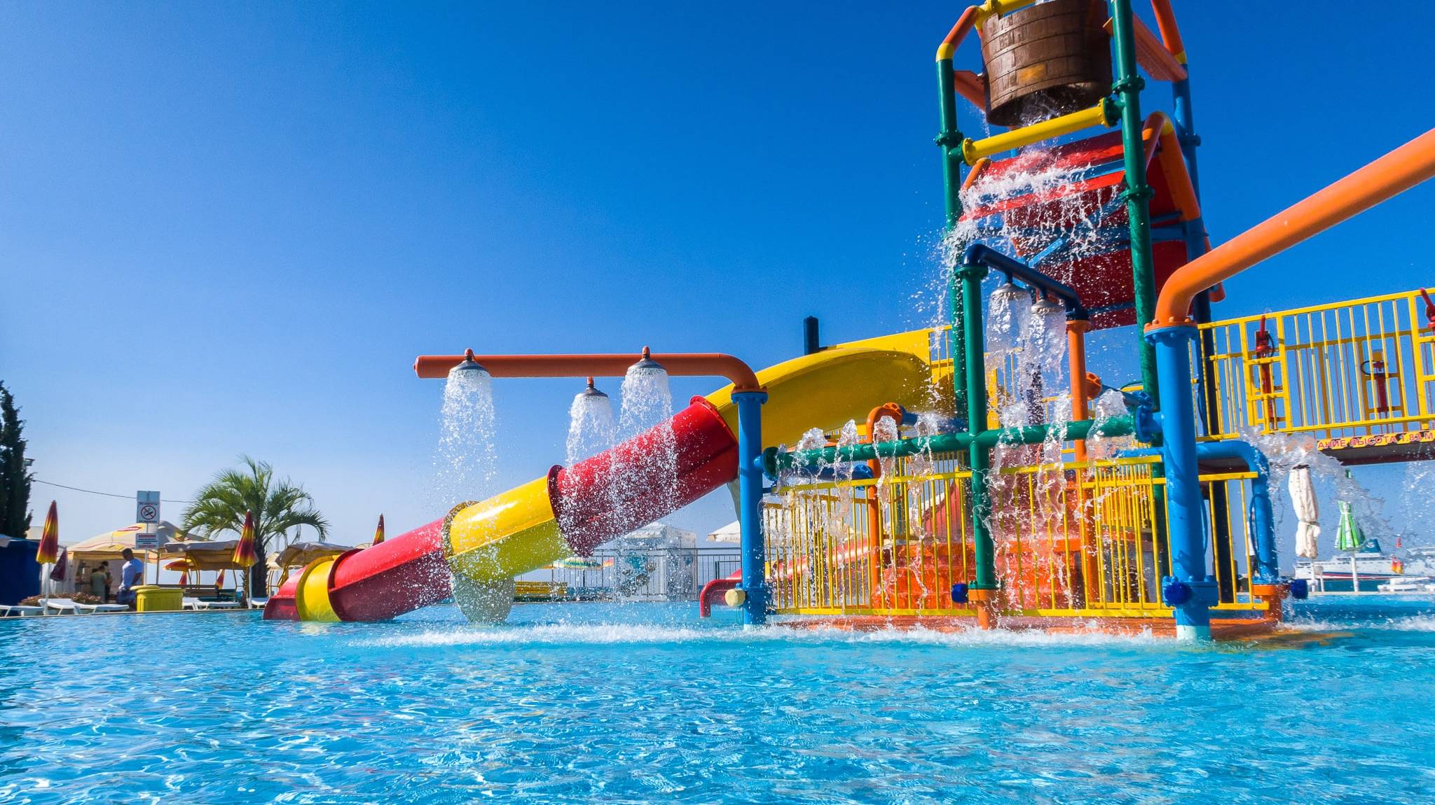 Аквапарк _Маяк_ Сочи смотреть онлайн