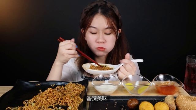 Mukbang)SUB/May eating/Mixed Pills with Noodles/ASMR eating sounds смотреть онлайн