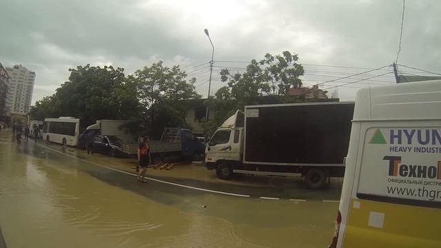 Потоп в Адлере. Прогулка по Чайсовхозу 25.06.2015 смотреть онлайн