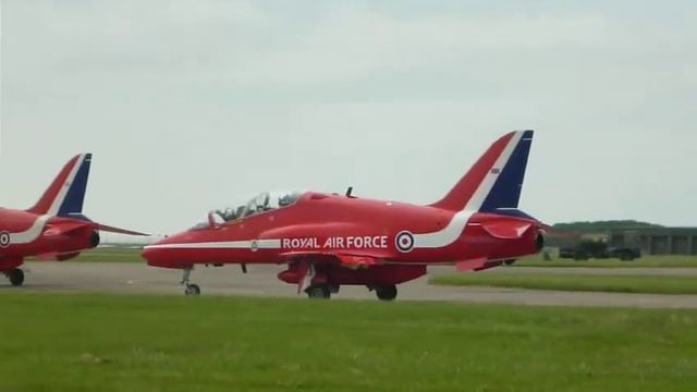 Red arrows at Raf Scampton. Raf open day смотреть онлайн