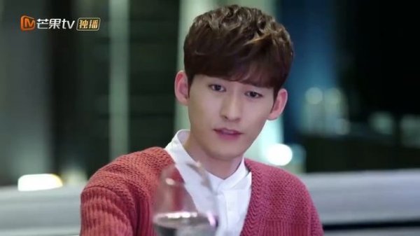 霸道總裁給灰姑娘過生日，一起喝酒，然後一起睡到了床上 💖 Chinese Television Dramas