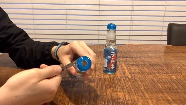 How to remove the marble from a ramune bottle within 2 minutes! смотреть онлайн