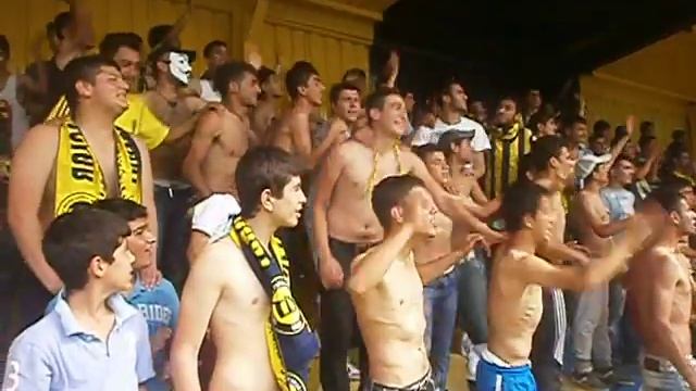 Stada Geldik Yağmur Yağıyor смотреть онлайн