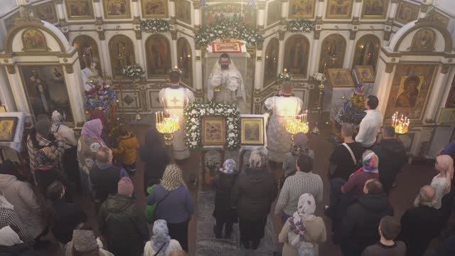 Запись трансляции 12 января 8:40. Часы. Литургия смотреть онлайн