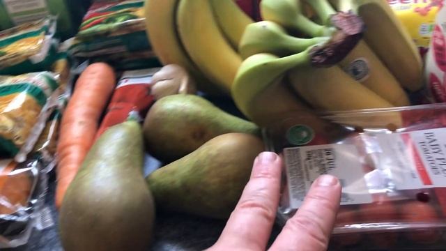 Tesco's weekly vegan food shop смотреть онлайн