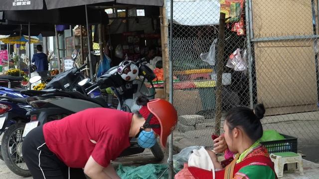 Life Of A 17-Year-Old Single Mother With Her Daughter - Harvesting Plums In The Mountains