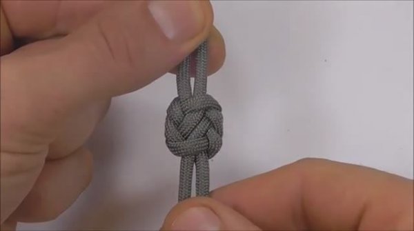 _New Knot__ How To Tie The Pseudo Plafond Lanyard Knot(360P)