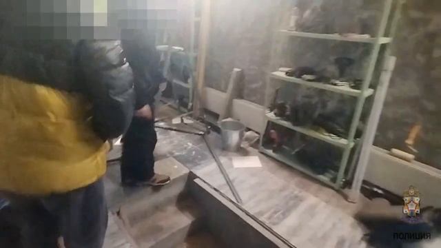 Грибы и марихуана оперативники наркоконтроля задержали подозреваемого в хранении запрещенных веществ смотреть онлайн