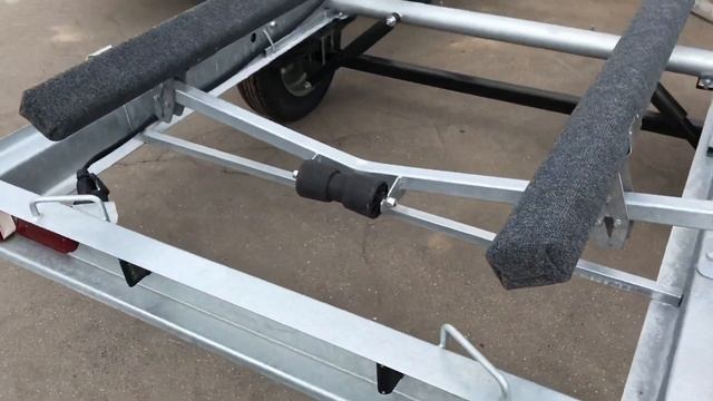 Обзор самосвального прицепа для лодки Водник 8213В5 смотреть онлайн