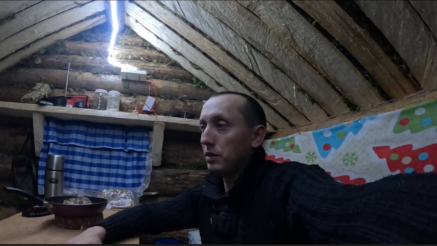 Промысловая охота на куницу. Быт в избушке. Первый трофей... смотреть онлайн