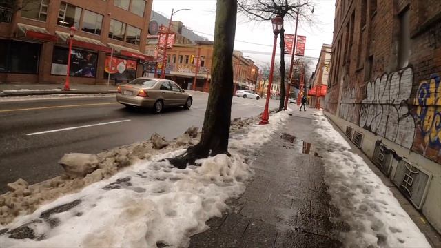 加拿大是福利國家，長者老有所養，不解國情說老人們被遺棄有欠公道。   HD 1080p