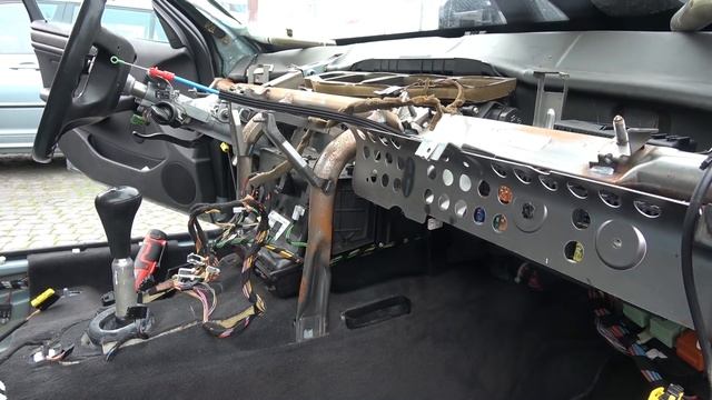 Interior Upgrade On My Cheap Straight-Six BMW E46 325i Touring - Project Cologne Part 5 смотреть онлайн