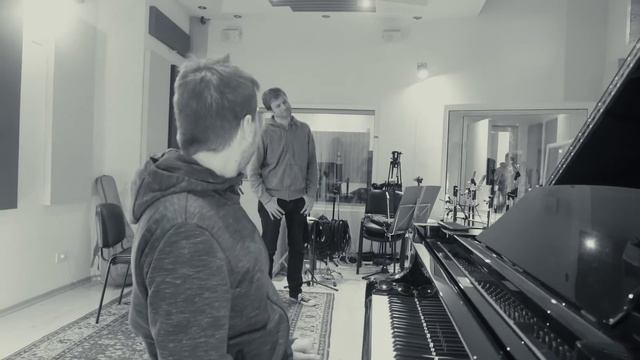 Fran Saravia - “Tan Raro” смотреть онлайн