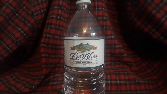 Drinking and Reviewing Le Bleu Premium Bottled Water смотреть онлайн