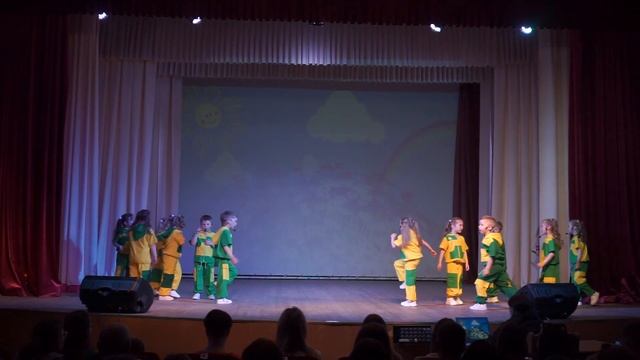 Детская эстрадная студия " Курносики" - Про бабушек смотреть онлайн