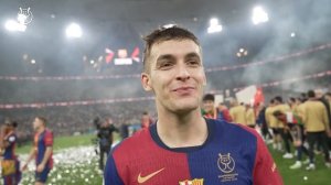 Барселона празднует победу в финале Суперкубка Испании