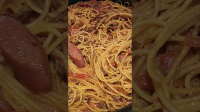JOLLIBEE SPAGHETTI #Shorts IM LOVING IT #SipagTV MY OWN VERSION SPICY SPAGHETTI #LamiKaayo #Sarap
