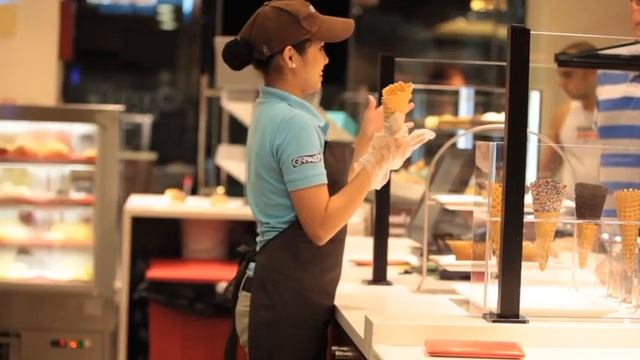 Cinnabon Mantra as delivered by Team UAE смотреть онлайн