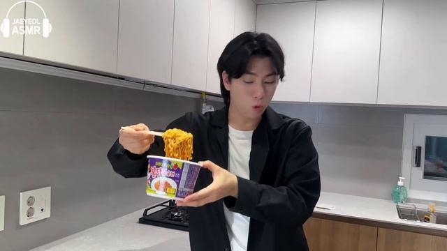 ASMR ICE CREAM FRUITS PARTY 편의점 디저트 불닭 아이스크림 젤리 먹방 DESSERTS JELLY CANDY MUKBANG EATING SOUNDS 咀嚼音 смотреть онлайн
