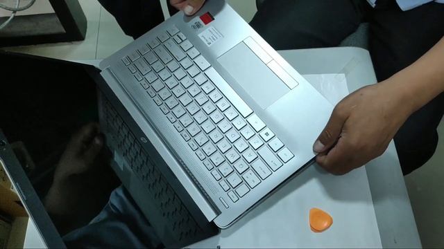 Bongkar Laptop HP 14S CF3020TX смотреть онлайн