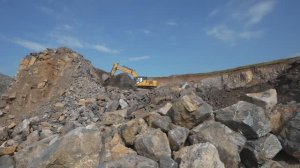 Добыча известняка на карьере