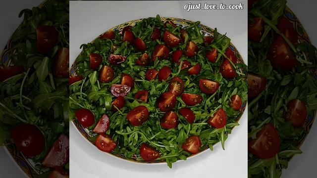 Салат с рукколой и беконом смотреть онлайн