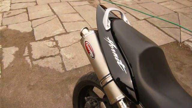 honda hornet 600 scorpion slip on смотреть онлайн