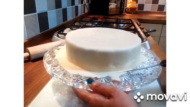 How to fondant and ice a Christmas fruit cake смотреть онлайн