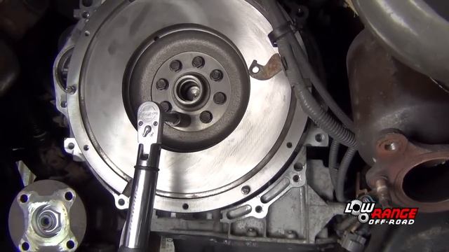 How to Install a Ceramic Clutch on a 2007-2014 Toyota FJ Cruiser смотреть онлайн
